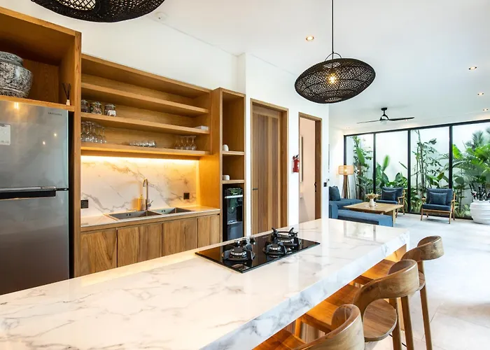 New 5Br Villa Beach At 200M Canggu 坎古