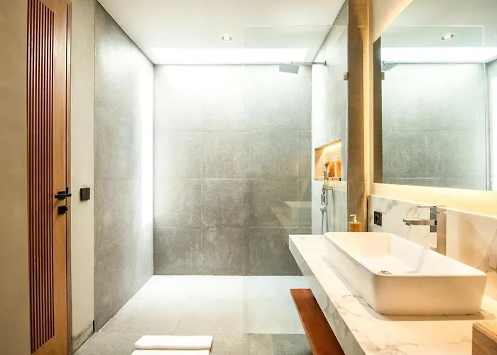 New 5Br Villa Beach At 200M Canggu 坎古