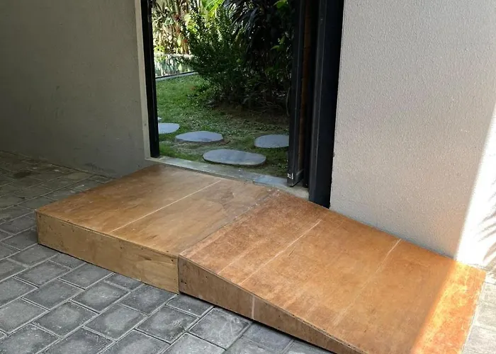 New 5br At 200m Villa *